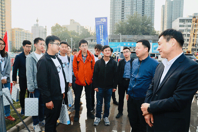 微信图片_20181121174411.gif 微信图片_20181121174411.gif